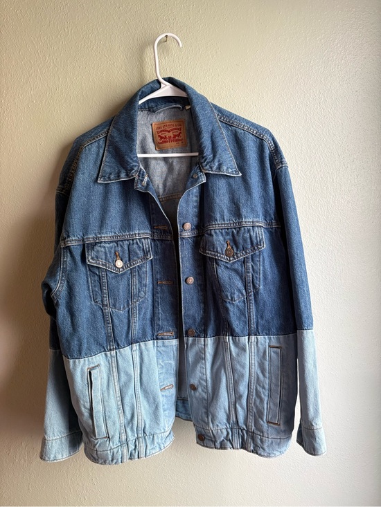 Levi's Jackets & Blazers - Levi's Two-Tone Blue Denim Jacket
